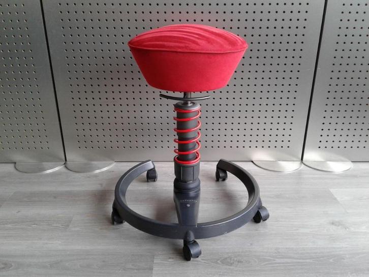 1x Aeris Swopper met Wielen (Rood), Heel Mooi!, Huis en Inrichting, Bureaustoelen, Zo goed als nieuw, Bureaustoel, Rood, Ergonomisch