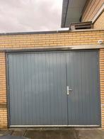Houten garagedeur met kozijn –compleet met slot, Doe-het-zelf en Verbouw, Deuren en Horren, Ophalen, Garagedeur, Zo goed als nieuw