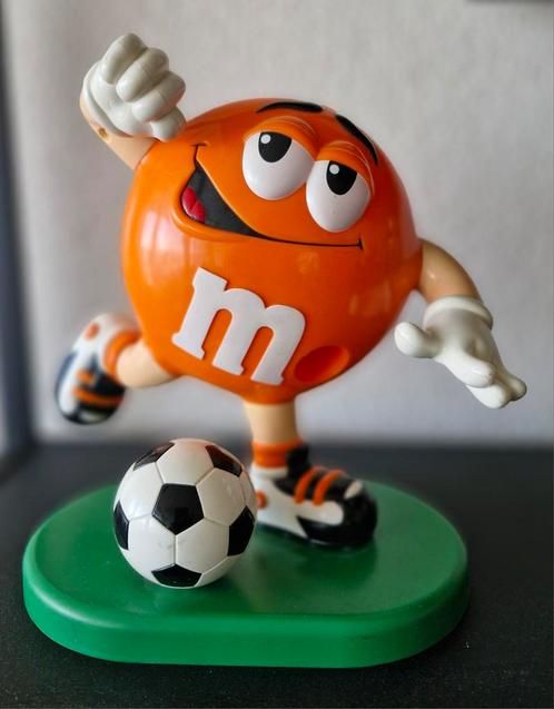 Oranje M&M met Voetbal, Verzamelen, Merken en Reclamevoorwerpen, Zo goed als nieuw, Gebruiksvoorwerp, Ophalen of Verzenden