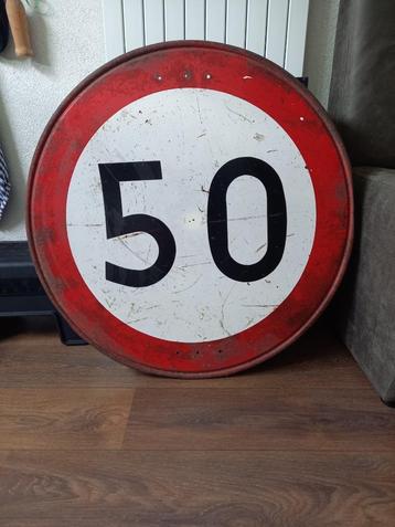 Echt verkeersbord 50 oud beschikbaar voor biedingen