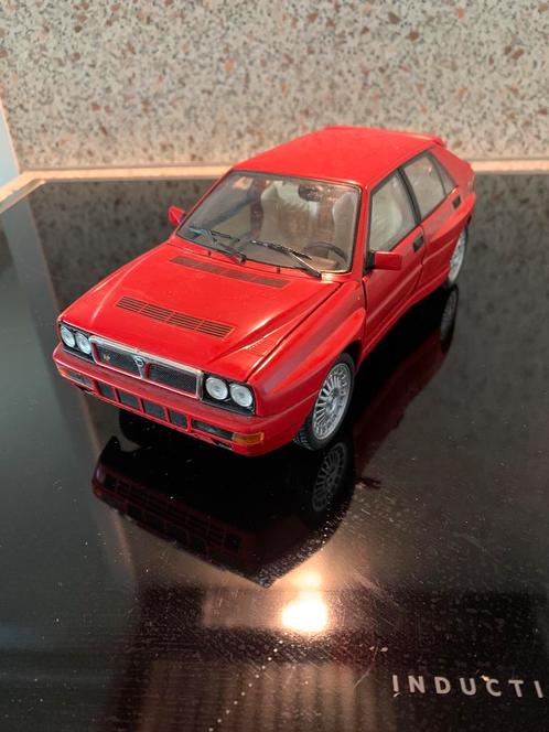 Lancia delta hf intergrale evo 2, Hobby en Vrije tijd, Modelauto's | 1:18, Zo goed als nieuw, Verzenden