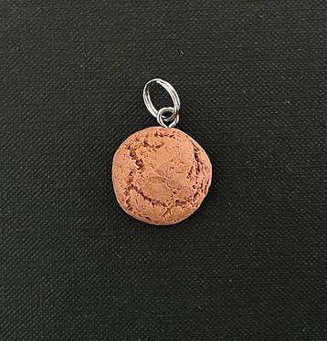 Bedel / Hangertje - Pepernoot. Leuk als schoen-cadeautje! beschikbaar voor biedingen