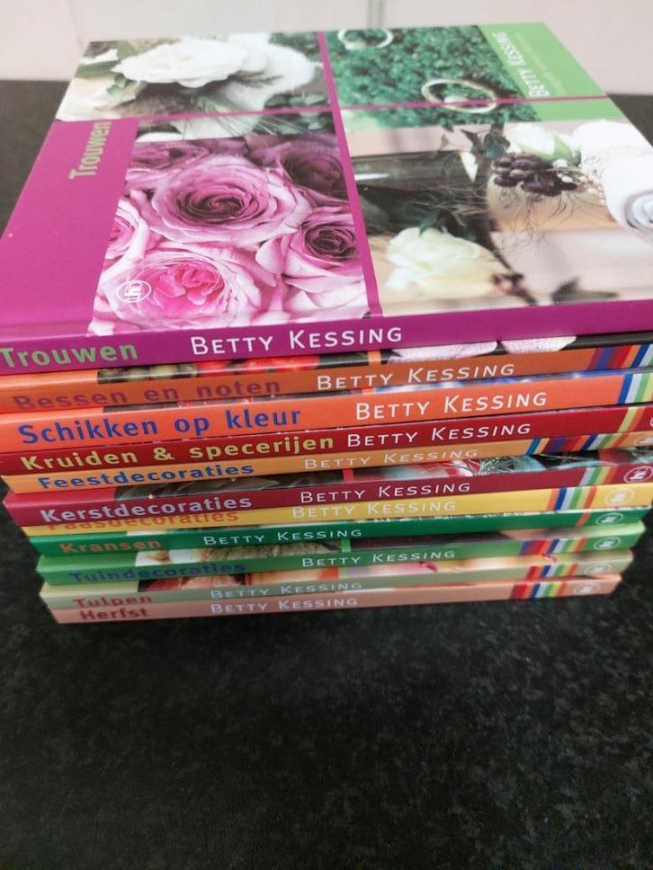 Boekenserie Betty Kessing oa trouwen / kerst of feest deco, Boeken, Hobby en Vrije tijd, Zo goed als nieuw, Overige onderwerpen