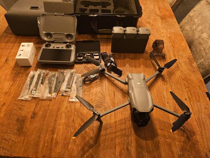 DJI Air 3S Drone Fly more combo - Nieuwstaat, Audio, Tv en Foto, Drones, Zo goed als nieuw, Drone met camera, Ophalen of Verzenden