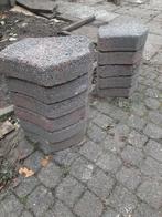 Gratis Sier stenen 11 x, Tuin en Terras, Tegels en Klinkers, Ophalen, Zo goed als nieuw, Beton, Klinkers