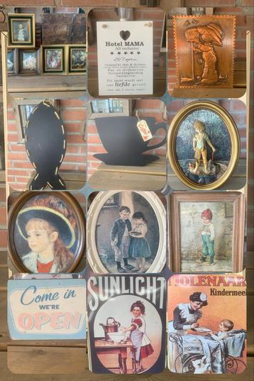Diverse schilderijen, pubborden en krijtborden – Vintage beschikbaar voor biedingen