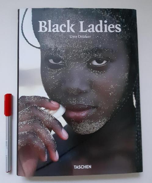 Uwe Ommer - Black Ladies - Hardcover - Groot - Zgan - 2011, Boeken, Kunst en Cultuur | Fotografie en Design, Zo goed als nieuw