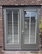 Twee openslaande tuindeuren, Deurkozijn, Zo goed als nieuw, Inclusief glas, 225 cm of meer