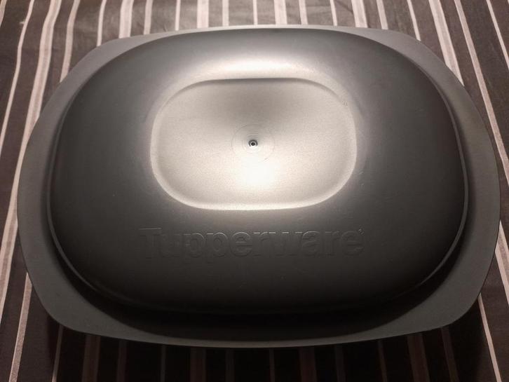 Tupperware Ultra Pro/UltraPro 2 liter, Huis en Inrichting, Keuken | Tupperware, Zo goed als nieuw, Schaal, Ophalen of Verzenden