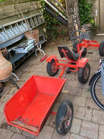 Mammoet skelter met gepoedercoat frame beschikbaar voor biedingen