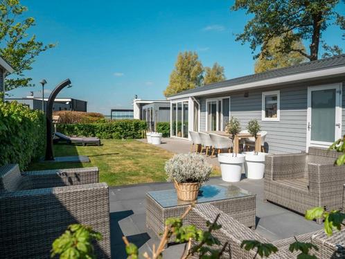 Te huur 4 persoons chalet Bad Hoophuizen aan Veluwemeer., Vakantie, Vakantiehuizen | Nederland