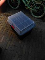 Plastic bak GRATIS Beschadigd scharnier, Doe-het-zelf en Verbouw, Kratten en Dozen, Ophalen of Verzenden, Gebruikt, Minder dan 35 cm