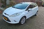 Ford Fiësta- Titanium, climate control,nwAPK, bluetooth, Voorwielaandrijving, Euro 5, USB, Wit