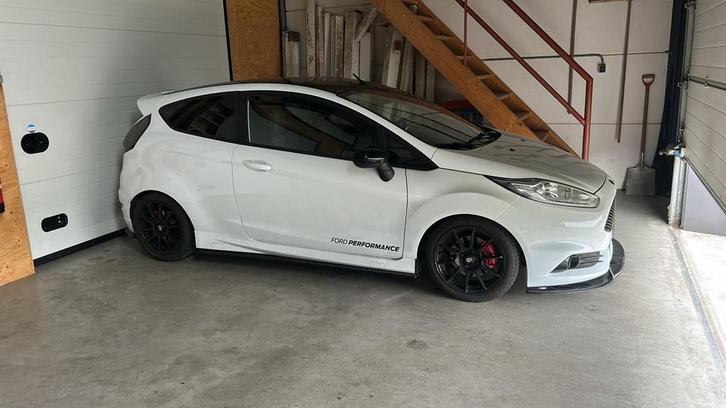 Ford Fiësta 1.6 Ecoboost 134KW/182PK 3D 2015 Wit, Auto's, Ford, Bedrijf, Fiësta, Adaptive Cruise Control, Airbags, Airconditioning