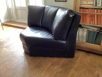 Gratis hoek van leren bank beschikbaar voor biedingen