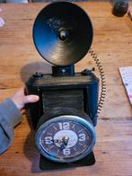 Vintage camera klok in goede staat, Huis en Inrichting, Woonaccessoires | Klokken, Ophalen of Verzenden, Zo goed als nieuw, Wandklok