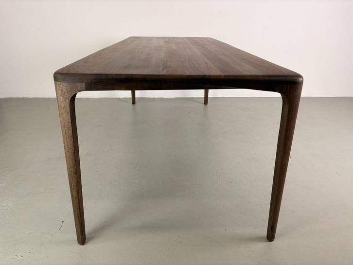 Artisan Twist Craft eettafel, Europees walnoot, 220/90/76, Huis en Inrichting, Tafels | Eettafels, Nieuw, 50 tot 100 cm, 200 cm of meer