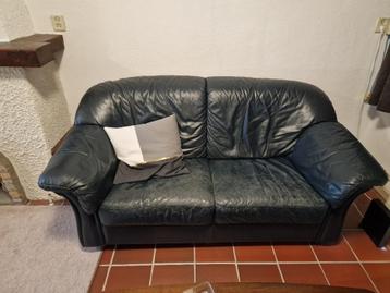 zwarte bank (black sofa) beschikbaar voor biedingen