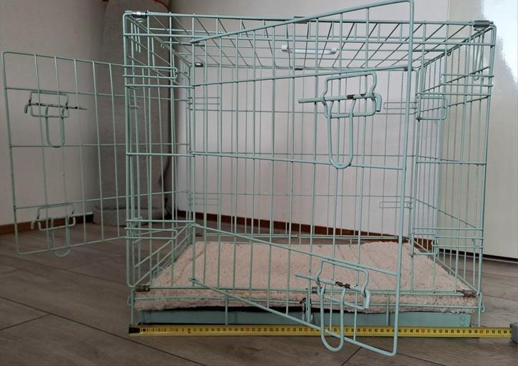 Hondenbench met voor en zijdeur 60 lang 45 breed 53 cm hoog, Dieren en Toebehoren, Hondenbenches, Zo goed als nieuw, Ophalen