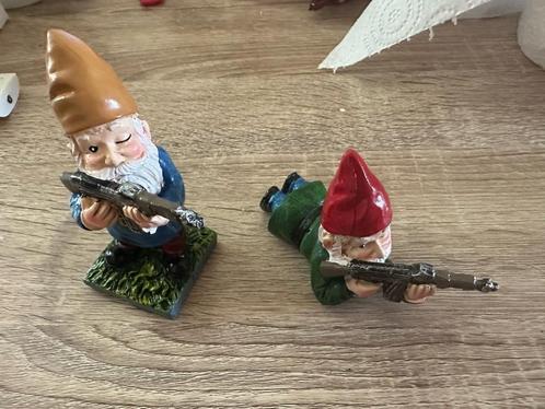 2x Tuinkabouter Met Wapen / Kabouter Beeldje Gnoom Leger, Tuin en Terras, Tuinbeelden, Nieuw, Tuinkabouter, Verzenden