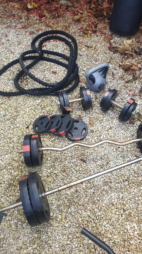 Fitness dumbells, barbells, battle rope, kettle bell, Sport en Fitness, Fitnessmaterialen, Zo goed als nieuw, Halterset, Armen