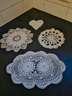 4 gehaakte kleedjes, Huis en Inrichting, Ophalen of Verzenden, Gebruikt, Glas of Kopje