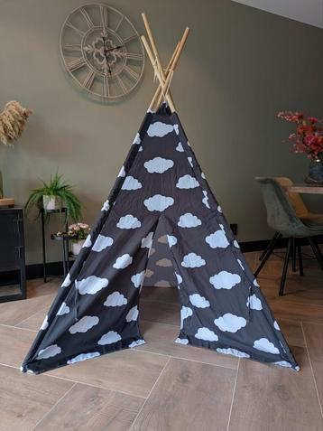 Leuke tipitent / speeltent beschikbaar voor biedingen