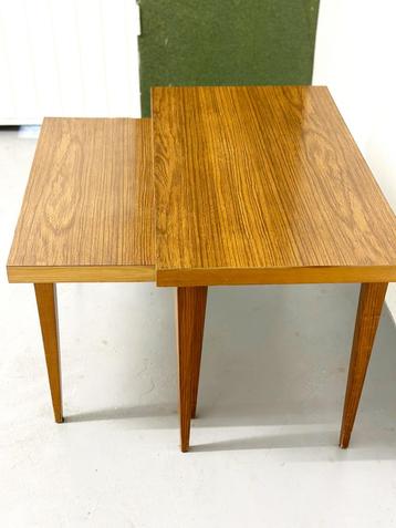 Set van 2 vintage salontafels jaren 60 beschikbaar voor biedingen