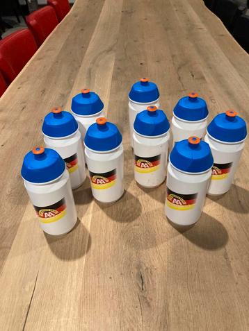 Bidons, 8 met dop. Nieuw. Gratis. beschikbaar voor biedingen