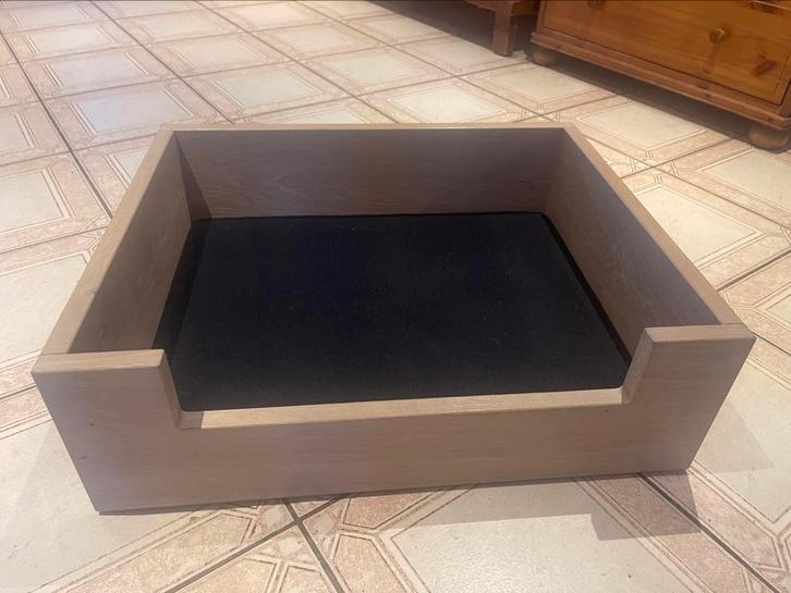 Massief houten hondenbed, nieuw - 63x52x20 cm, Dieren en Toebehoren, Hondenmanden, Nieuw, Overige, Ophalen