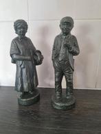 VVV Uitgave: Mens en Vrouw Beeldjes, Antiek en Kunst, Ophalen of Verzenden