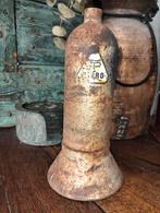 Brocante zware ijzeren fles, Ophalen of Verzenden