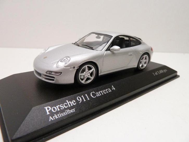 Porsche 911 Carrera 4  '' Minichamps '', Hobby en Vrije tijd, Modelauto's | 1:43, Zo goed als nieuw, Auto, MiniChamps, Ophalen of Verzenden
