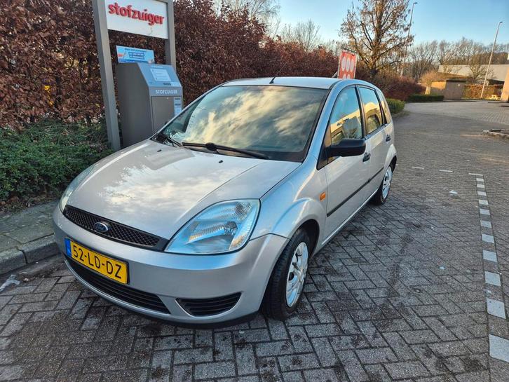 Ford Fiësta 1.3 2002 nieuwe apk, Auto's, Ford, Particulier, Fiësta, ABS, Airbags, Centrale vergrendeling, Elektrische ramen, Radio