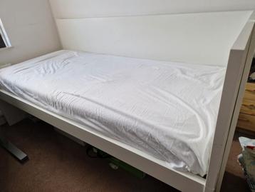 T.E.A.B. Bed 90x200 incl. Lattembodem en gratis matras 
