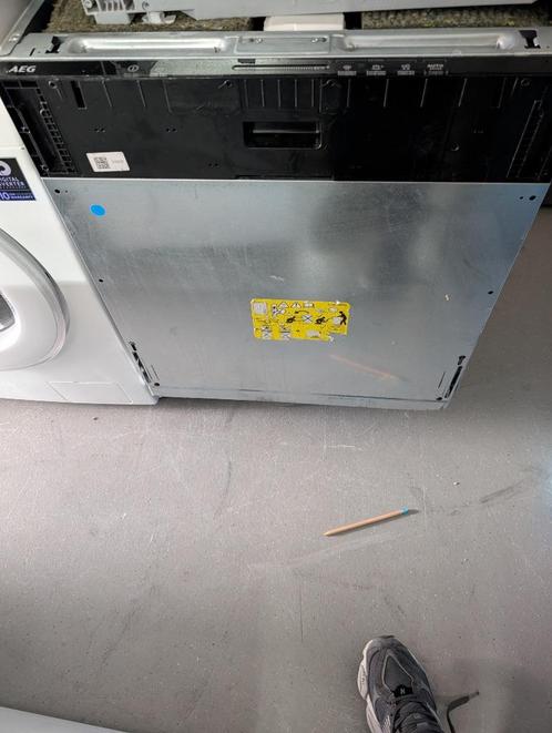 Jonge AEG FSK63657P inbouw vaatwasser AUTO SENSE, Witgoed en Apparatuur, Vaatwasmachines, Zo goed als nieuw, Inbouw, 85 tot 90 cm