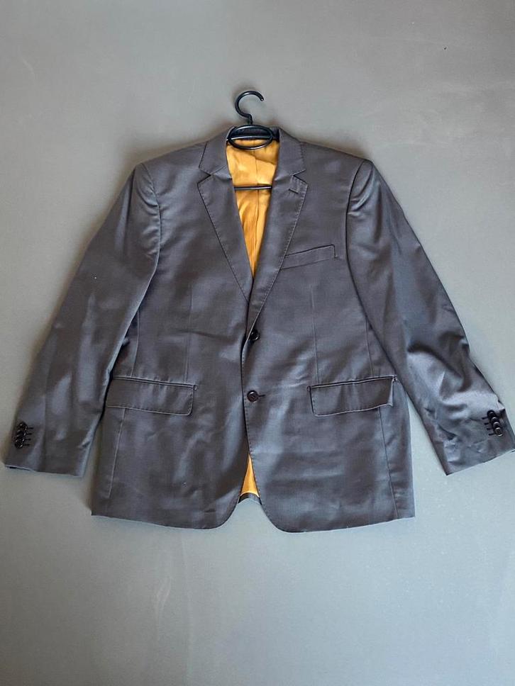 Kostuum maat 52, Kleding | Heren, Kostuums en Colberts, Zo goed als nieuw, Maat 52/54 (L), Grijs, Ophalen of Verzenden