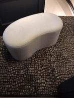 Mooie NIEUWE brede boucle creme stof JAPANDIE poef/hocker, Huis en Inrichting, Banken | Voetenbanken en Poefen, Minder dan 50 cm