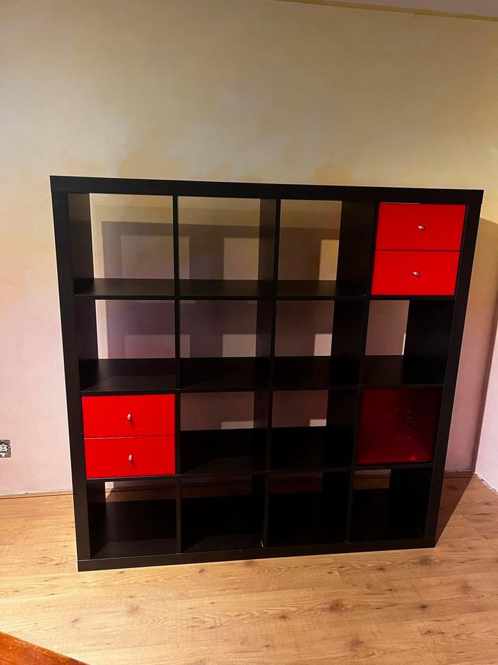 IKEA Kallax Kast - Zwart - 16 vakken, Huis en Inrichting, Kasten | Boekenkasten, Gebruikt, 100 tot 150 cm, Minder dan 100 cm, 25 tot 50 cm