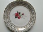 vintage gebaksbordjes anjers, goudversiering, Huis en Inrichting, Keuken | Servies, Gebruikt, Ophalen of Verzenden, Bord(en), Overige stijlen
