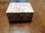 Een stukje geslepen graniete, natuursteen, 5x4x2,5, Ophalen of Verzenden, Mineraal