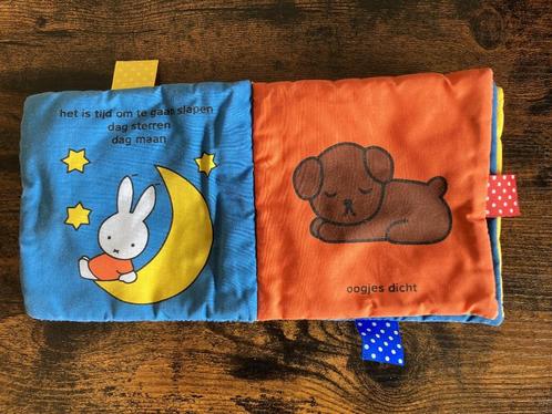 Nijntje knisperboekje - stoffen boekje Iedereen slaapt. ZGAN, Kinderen en Baby's, Speelgoed | Babyspeelgoed, Zo goed als nieuw