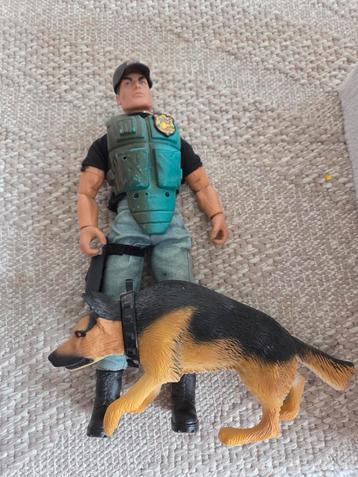 Action man polite agent figuur met poltiehond - Hasbro beschikbaar voor biedingen
