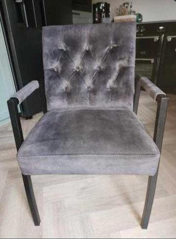 2 stoelen antraciet  beschikbaar voor biedingen