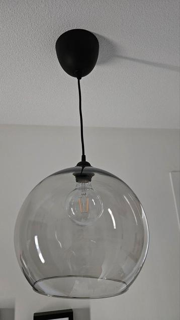 Glazen plafond bollamp. beschikbaar voor biedingen