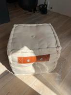 Leuke beige poef, Ophalen, Gebruikt, Stof, 50 tot 75 cm