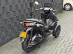 Piaggio Scooter 300 LT MP3 Yourban| AUTORIJBEWIJS| 6450KM| 2, Auto's, Automaat, Gebruikt, Overige carrosserieën, Zwart