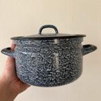 Middelgrote emaille pan blauwgrijs gewolkt, Ophalen of Verzenden, Zo goed als nieuw, Overige materialen