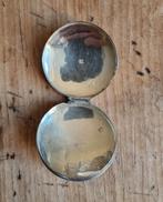 Antiek zilveren pillendoosje, Ophalen of Verzenden, Zilver