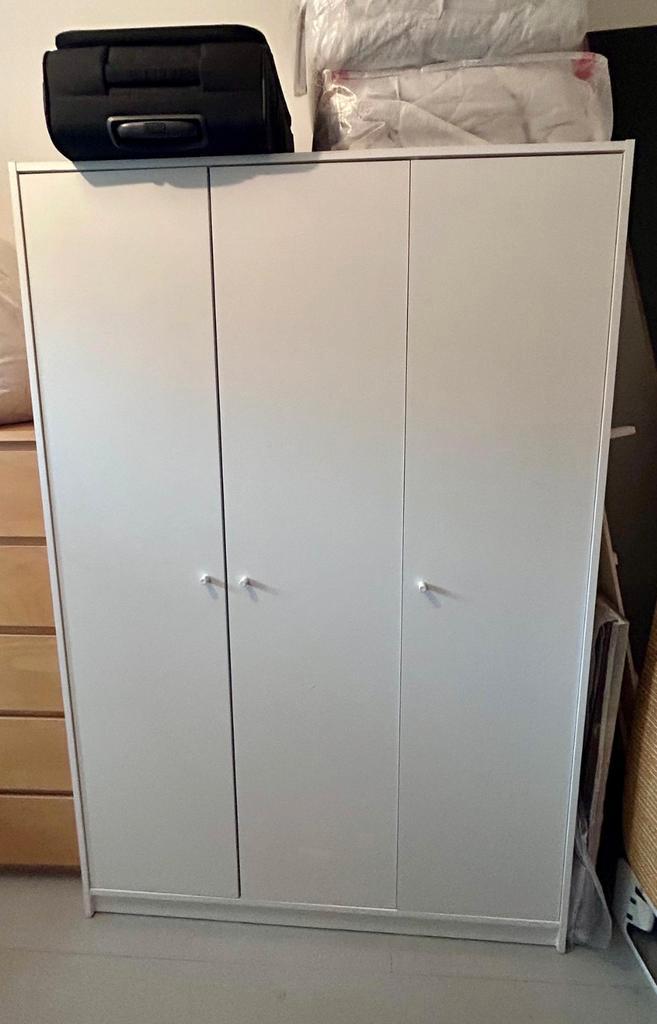 Ikea Kleppstad Kledingkast - Wit, 3 deuren, Huis en Inrichting, Kasten | Kledingkasten, Zo goed als nieuw, 150 tot 200 cm, 100 tot 150 cm